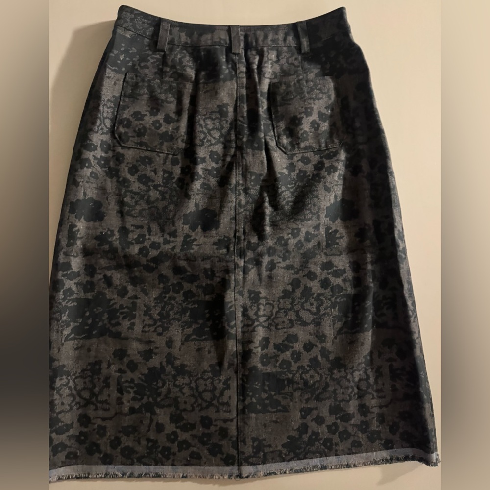 Banana Republic Black Floral jean Skirt - Picture 7 of 8
